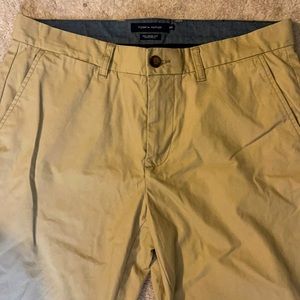 Tommy Hilfiger Tailored Fit Chino Pants 34/30